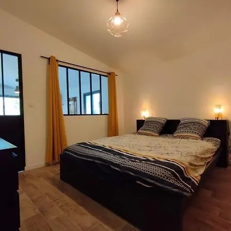 Appartement Avec Jardin Privatif Cuers Exterior foto