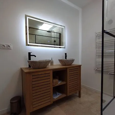 Appartement Avec Jardin Privatif Cuers Exterior foto