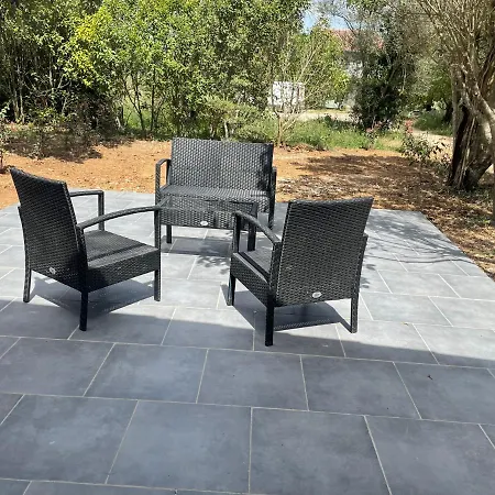 Appartement Avec Jardin Privatif Cuers Exterior foto